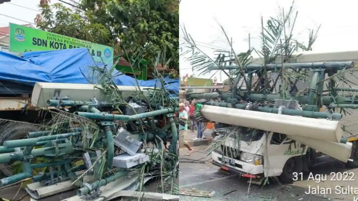 Tower Komunikasi Roboh & 10 Orang Tewas Begini Kronologi Kecelakaan Maut di Bekasi Truk Tabrak Halte