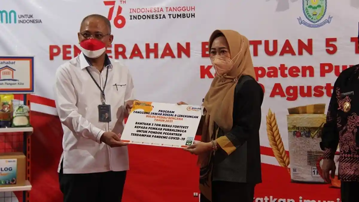 Bulog Beri Bantuan 5 Ton Fortivit bagi 12 Ponpes di Purbalingga, Bupati: Ini Bukan Beras Ecek-ecek
