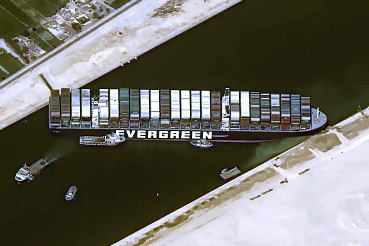 Kapalnya Bikin Macet Terusan Suez, Pemilik MV Ever Given: Saya Minta Maaf