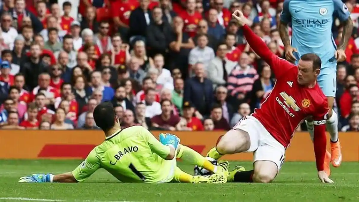 Video Brutalitas Claudio Bravo ke Wayne Rooney