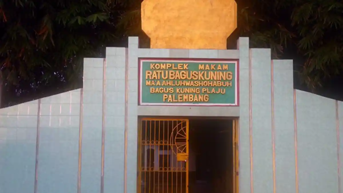 Makam Keramat Ratu Bagus Kuning di Palembang, Dijaga Kawanan Kera