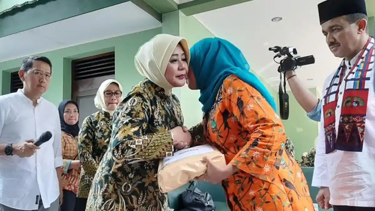 Wujud Kepedulian Terhadap Sesama, IAD Berikan Bantuan Untuk Korban Kebakaran di Jatinegara