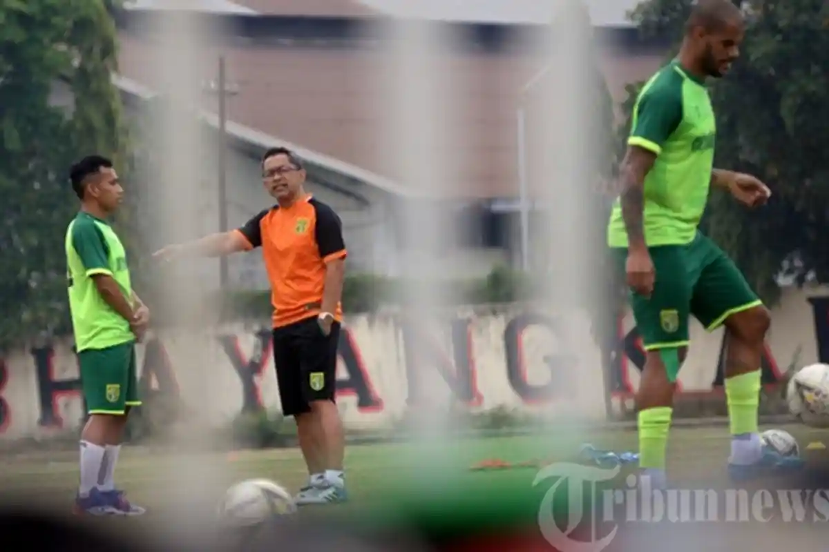 Jelang Laga Persebaya vs PSM Makassar, Juku Eja Punya Tren Negatif, Aji Santoso Sebut Keuntungan PSM