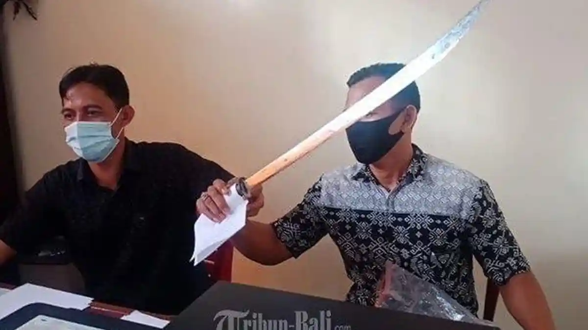 Dendam 25 Tahun sang Ayah Belum Tuntas, Seorang Anak Aniaya 2 Pamannya Dengan Samurai