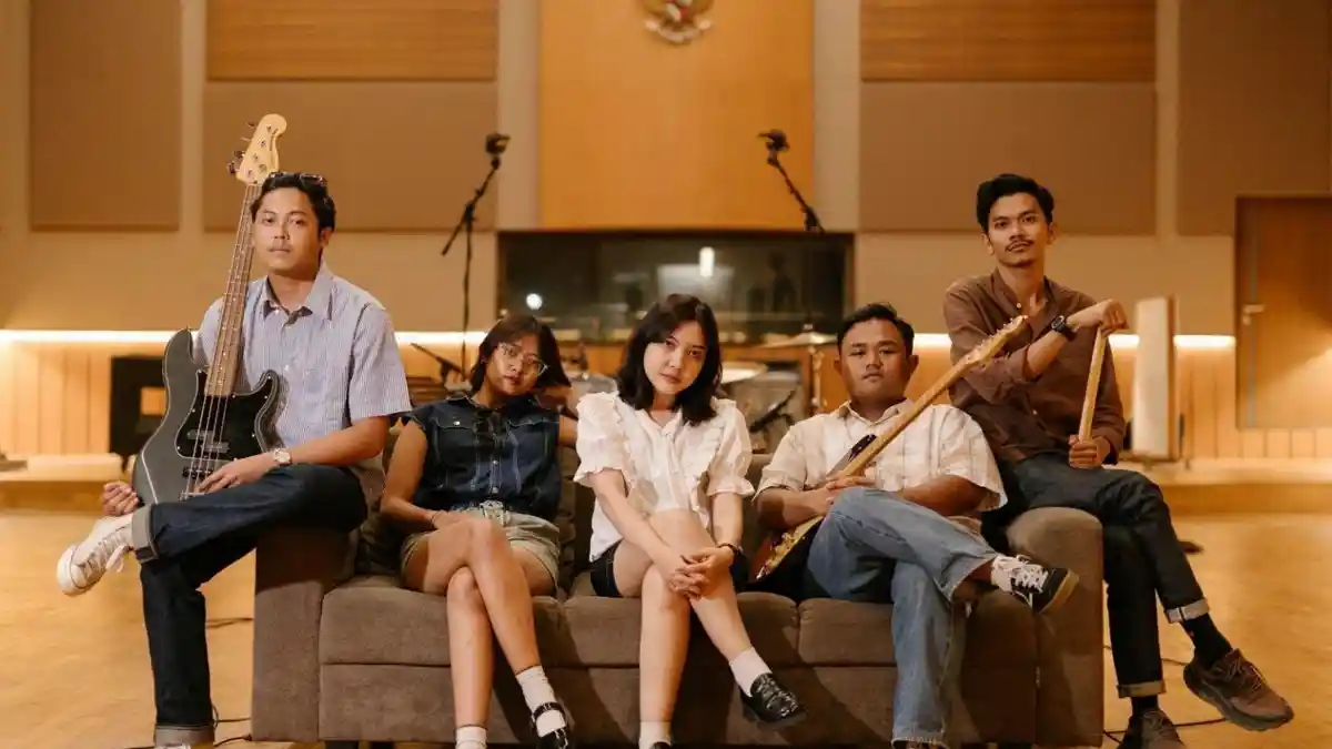 Band Pop Asal Semarang BeverlyLine Tembus Album Kompilasi Bintang Muda Lokananta Vol. 2 - Tribunjateng.com
