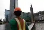 Pemasangan Penyangga Patung Bundaran HI