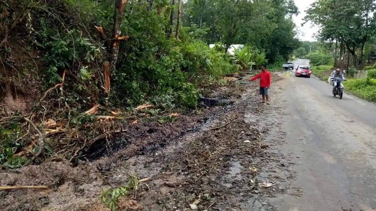 Pipa Pertamina Adera Bocor Diduga Karena Korosi, Sumur Warga di PALI Dipenuhi Minyak