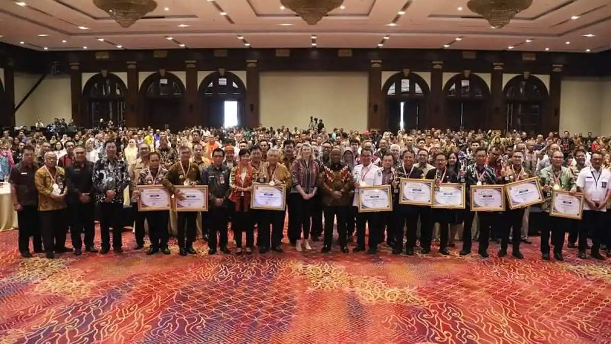 Bogor Dapat Penghargaan Kabupaten Terbaik Versi SPM Awards 2024 yang Digelar Kemendagri