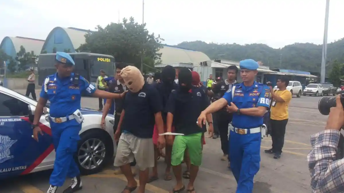 Pakai Bom Ikan, Enam Nelayan di Perairan Ujung Kulon Ditangkap Polisi