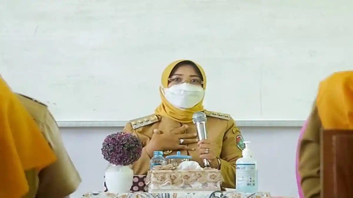 Berikan Semangat, Bupati Erlina Sebut Tugas Guru Sangatlah Mulia