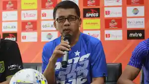 pelatih-psis-semarang-jafri-sastra-menghadiri-sesi-jumpa-pers.jpg