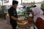 PJ Bupati Bekasi Makan Siang di Kantin Lingkungan Kantor