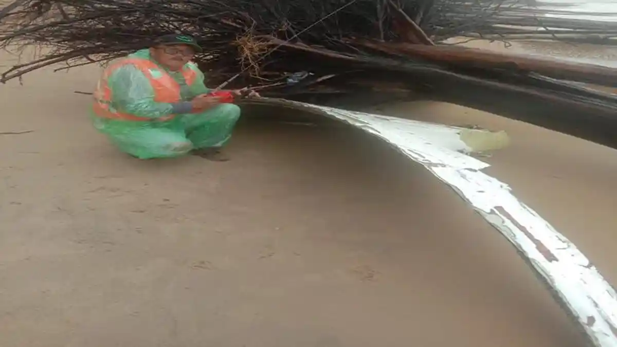 Kapolsek Paloh Ungkap Evakuasi Puing Pesawat Terkendala Cuaca
