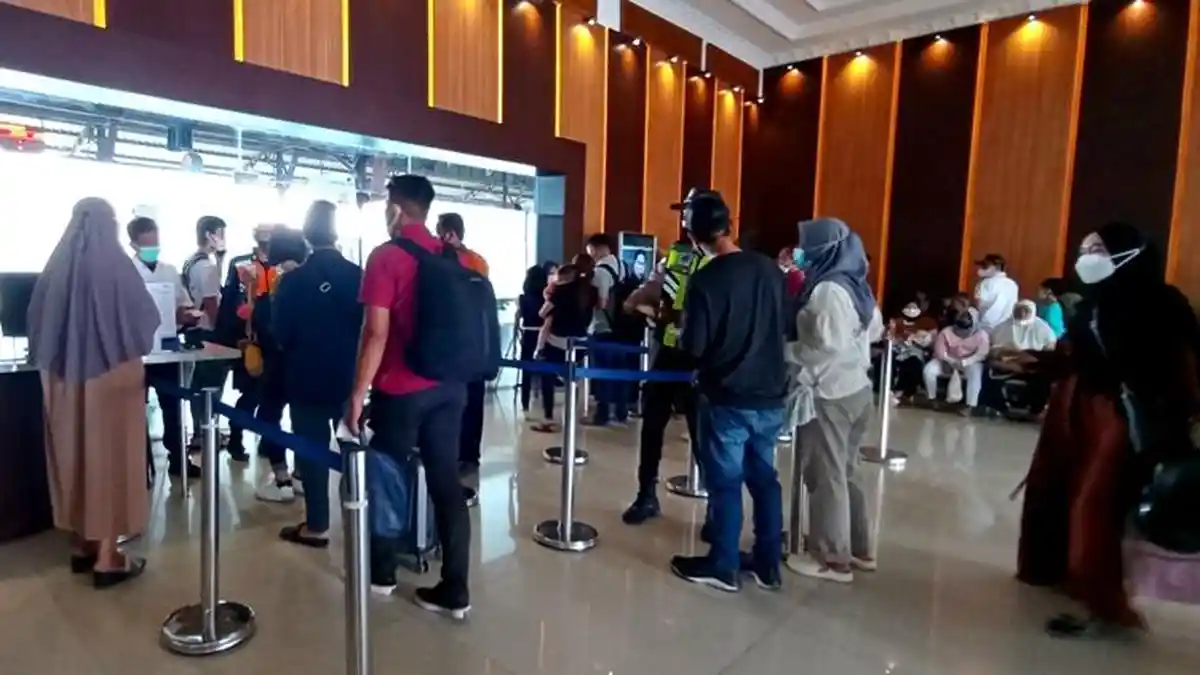 Arus Balik, Pemudik Padati Stasiun Kereta Api Purwokerto