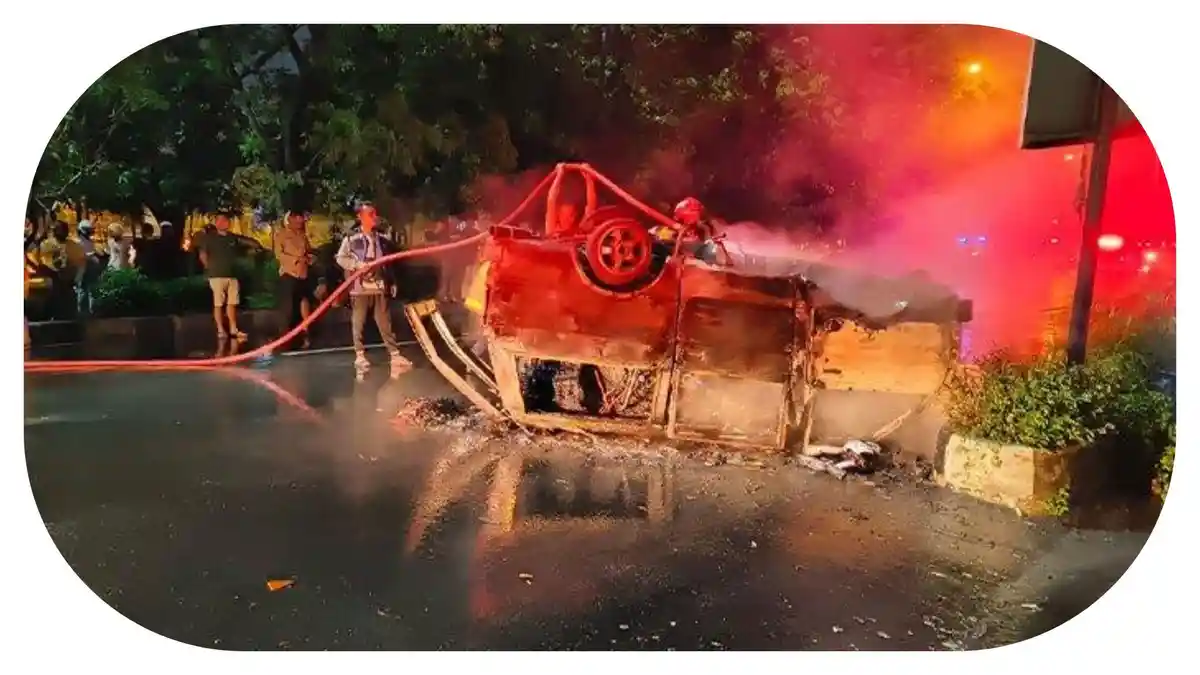 Saksi Mata: Ada 5 Kali Suara Ledakan saat Kecelakaan Mobil Terbalik dan Terbakar di Jurug Solo
