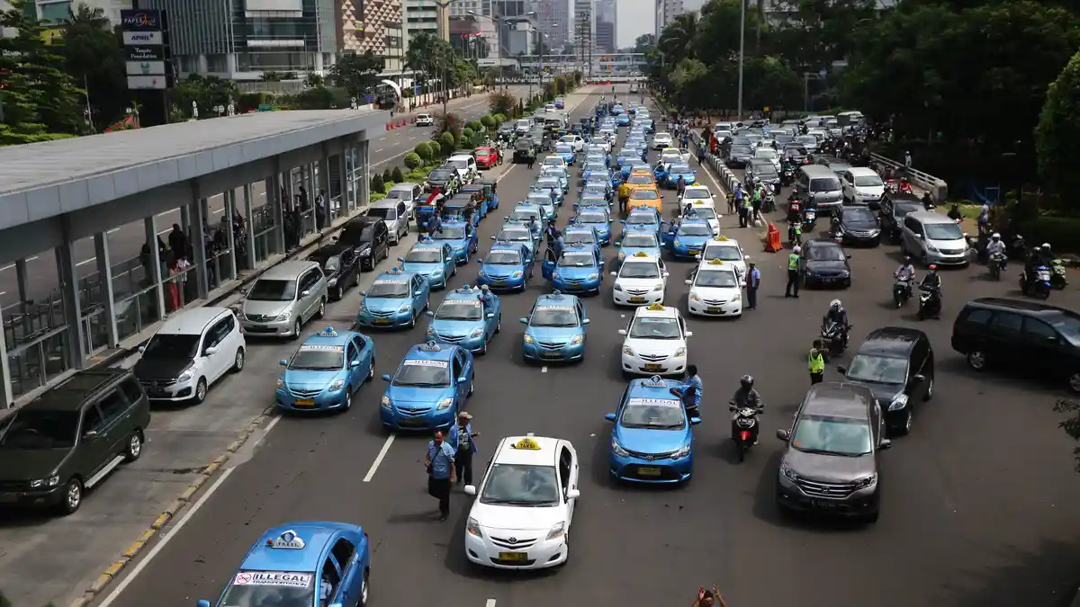 Giliran Persatuan Sopir Taksi Bali Hari Ini Demo