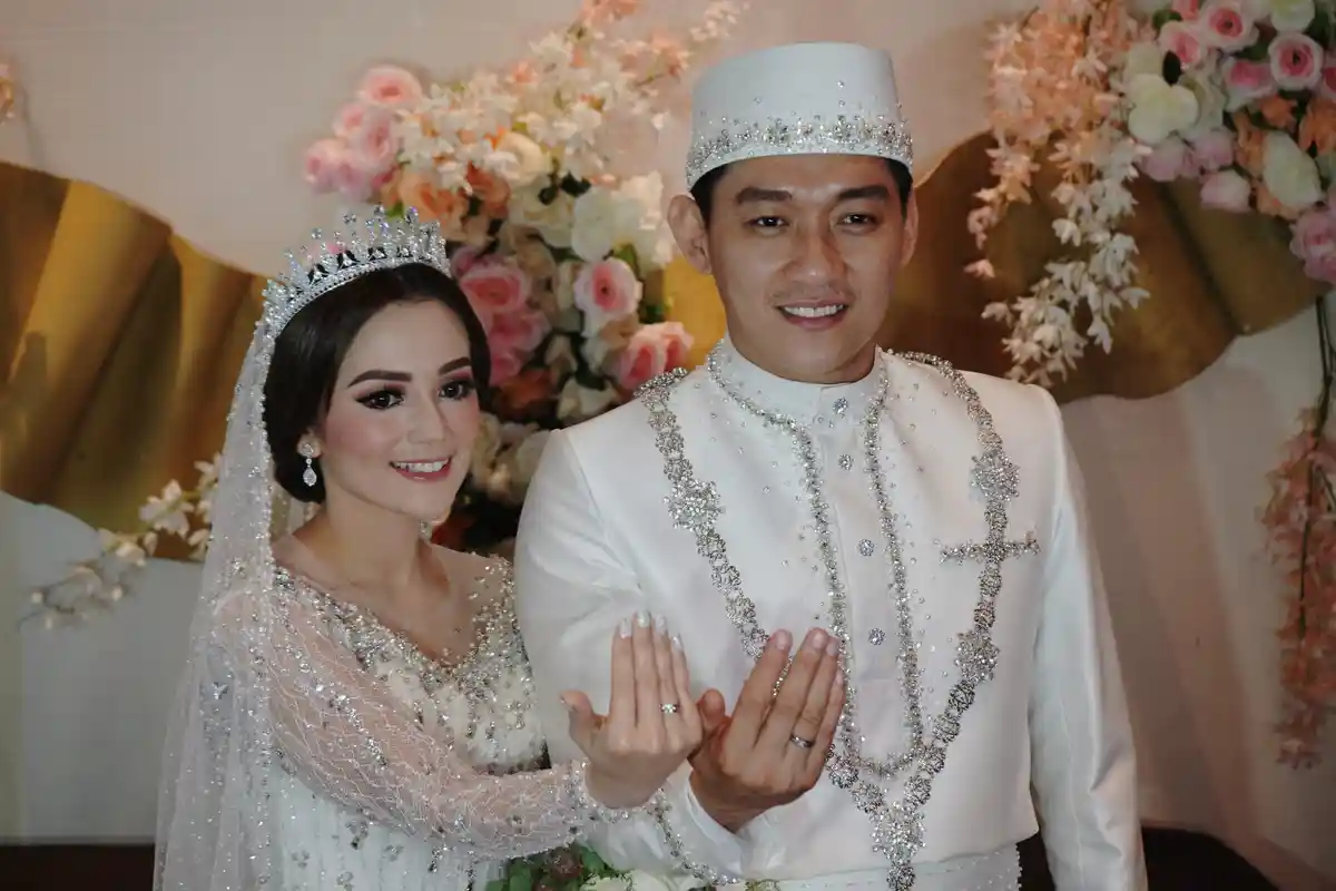 5 FAKTA Pernikahan Ifan Seventeen-Citra Monika: Tangis Ifan saat Sungkem Orang Tua Dylan Sahara