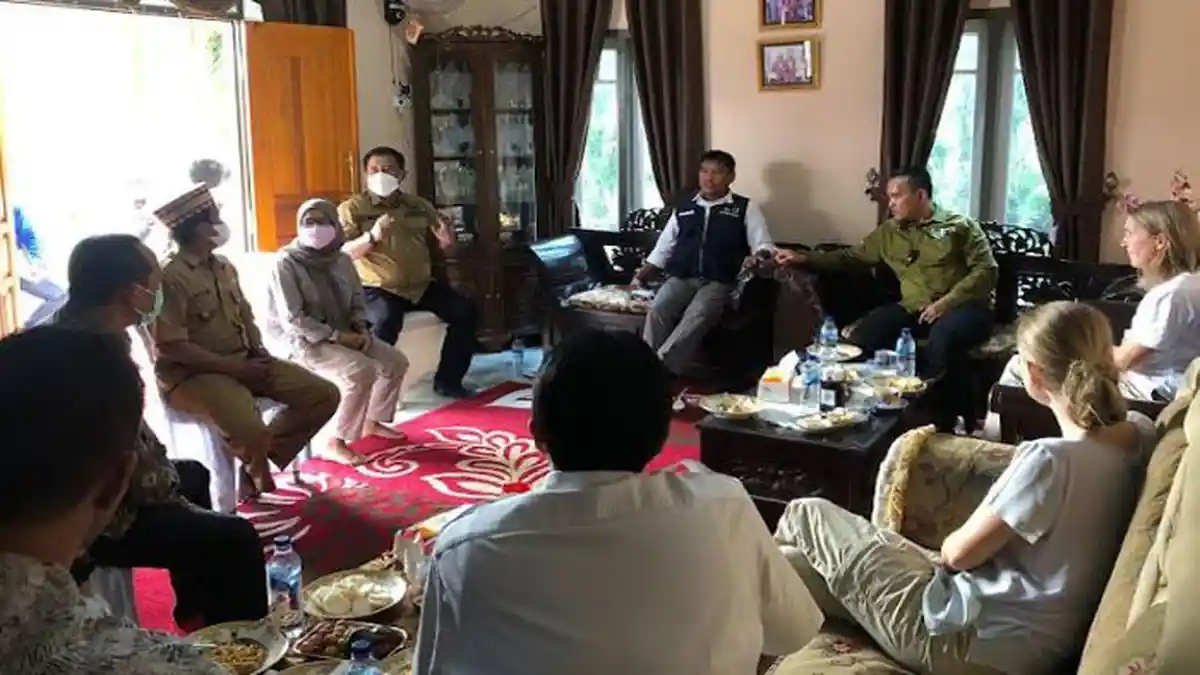 Dubes Norwegia Tawarkan Program Sawit Berkelanjutan di Muba - dubes-norwegia-di-sawit.jpg