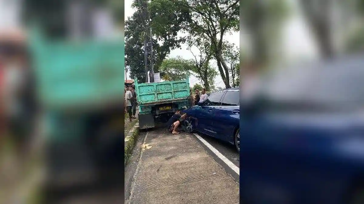 Kecelakaan Mobil BMW dan Truk di Kuningan, Polisi Ungkap Kronologinya