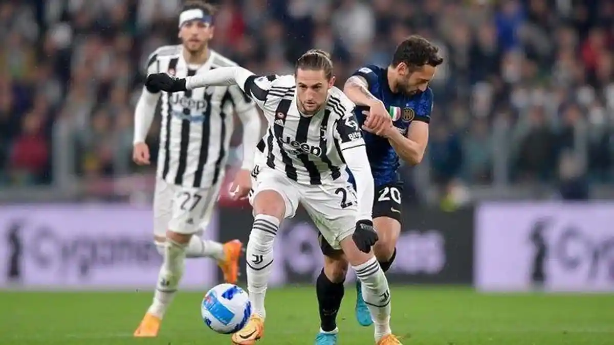 Jadwal Siaran Langsung Sepakbola Malam ini : ada Fiorentina vs Juventus, PSG vs Metz