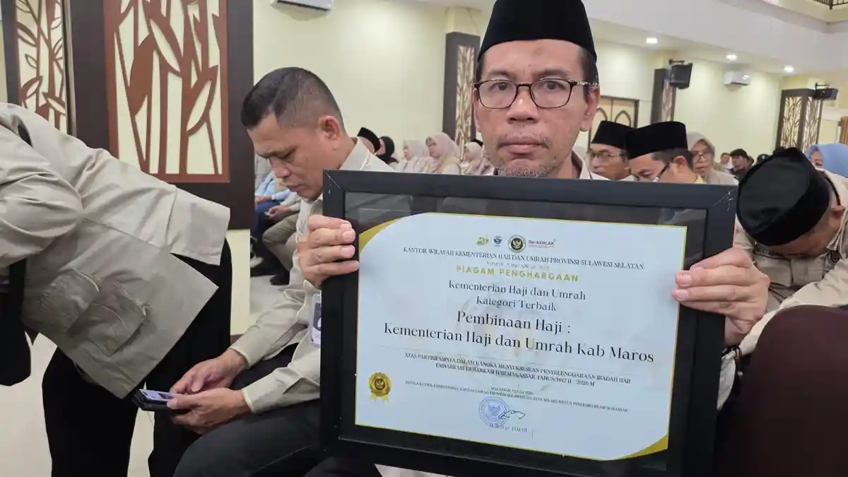4 Kali Berturut-turut, Kemenhaj Maros Sabet Penghargaan Pembinaan Haji Terbaik di Sulsel - Tribun-timur.com