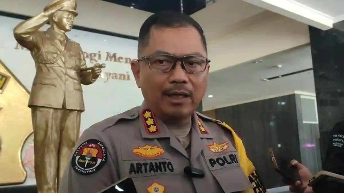 Kapolsek Brangsong Terancam Dipecat Buntut Asyik Berduaan dengan Bu Guru
