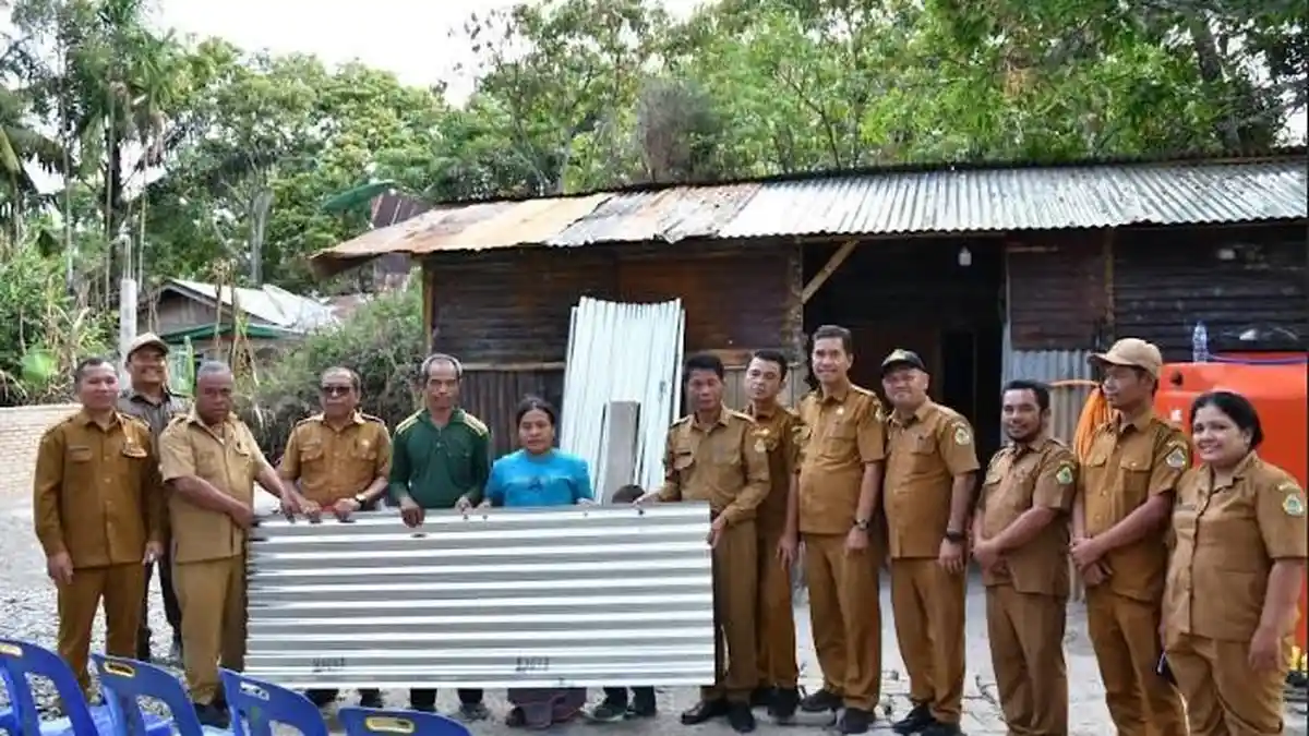 Pemkab Samosir Salurkan Bantuan bagi Korban Kebakaran di Kecamatan Palipi