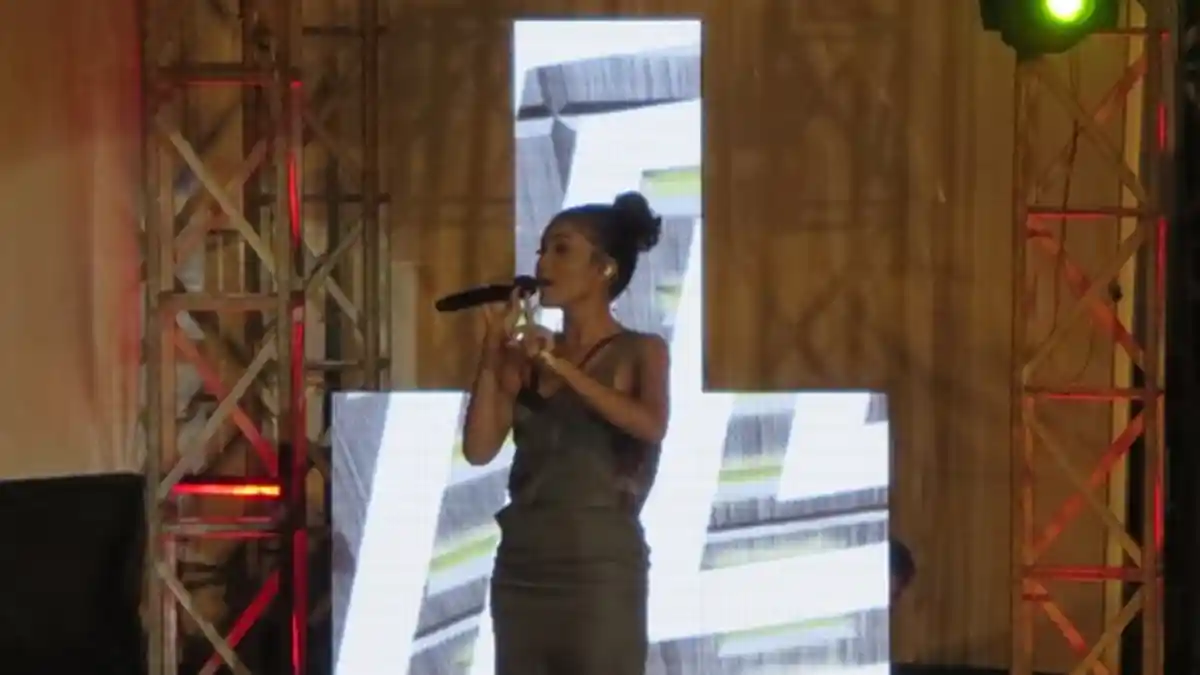 Rehana Versi Shena Membuka Jazz Pantai