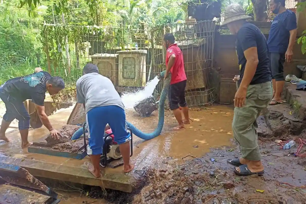 Pipa Transmisi Rusak Terkena Material Longsor, 8 Ribu Pelanggan PDAM di Bangli Terdampak