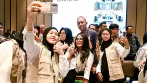 Wamensos-Agus-Jabo-foto-bersama-para-Pengelola-Perpustakaan-Sekolah-Rakyat.jpg