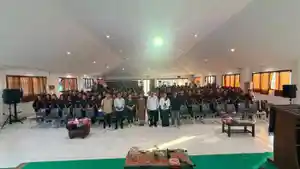 Dosen-dan-mahasiswa-FKIP-Universitas-Citra-Bangsa-foto-bersama.jpg