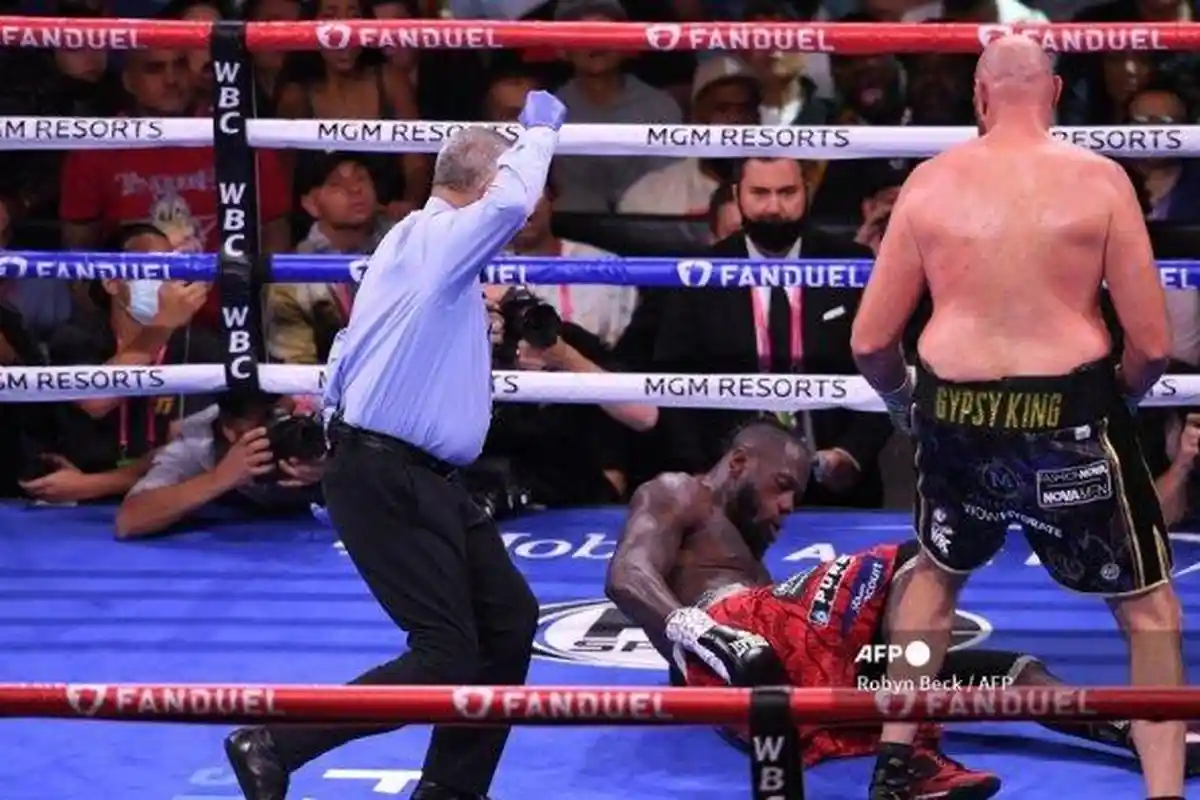 Hasil Tinju Dunia Tyson Fury vs Deontay Wilder : Gypsy King Berhasil Pertahankan Gelar