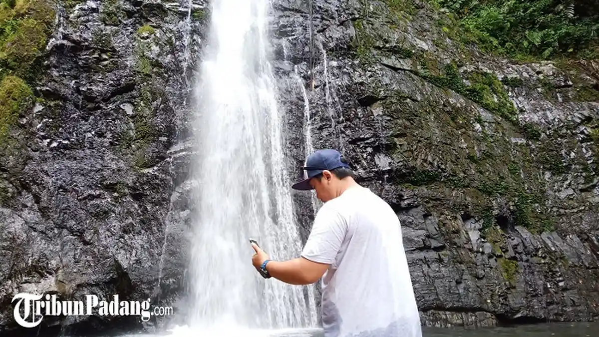 Air Terjun Sarasah Siguntua Tuo Setinggi 60 Meter, Surga yang Tersembunyi di Pesisir Selatan Sumbar