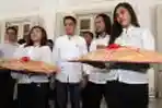 Roti Buaya Untuk Ahok Djarot