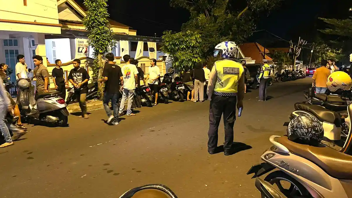 Gunakan Badan Jalan Jadi Parkiran, Satlantas Ternate Bakal Tegur Pemilik Cafe Sinar Gemilang