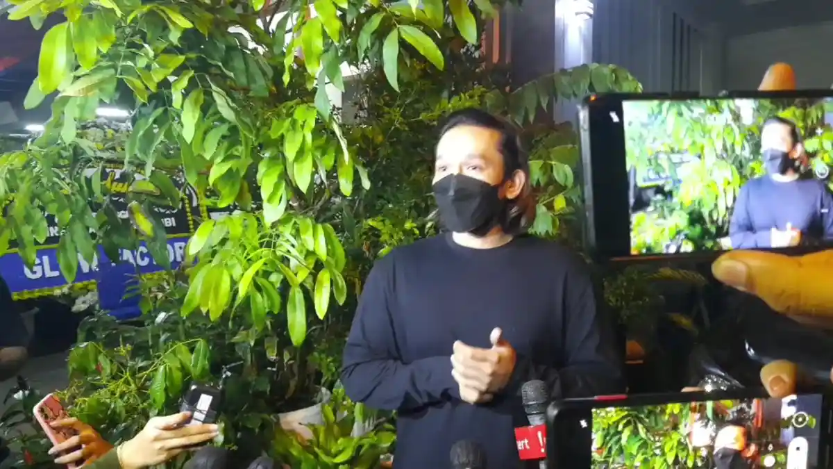 Melayat ke Rumah Vanessa Angel Jumat Dini Hari, Suara Jordi Onsu Bergetar