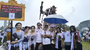 MERIAH-Festival-ogoh-ogoh-yang-digelar-di-desa-Mopugad-Utara-Kecamatan-Dumoga-Utara.jpg
