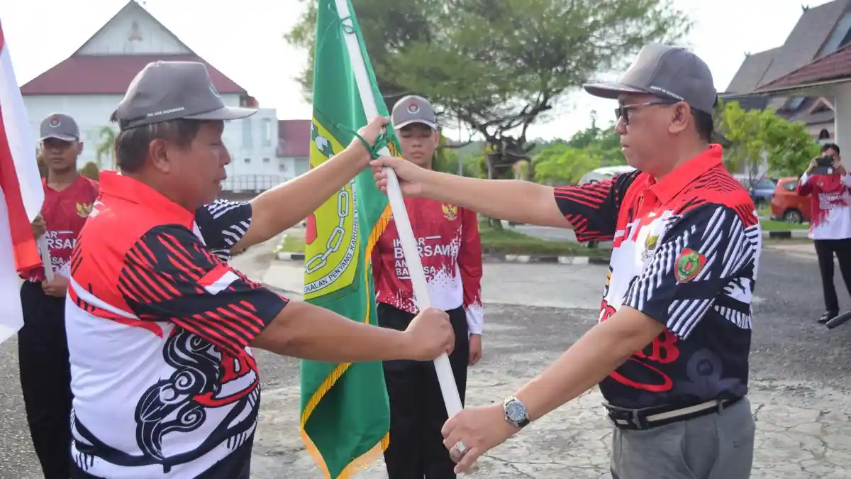 Sekda Gumas Kalteng Lepas Peserta Peringatan Sumpah Pemuda ke-96 dan Ikbab Tingkat Provinsi