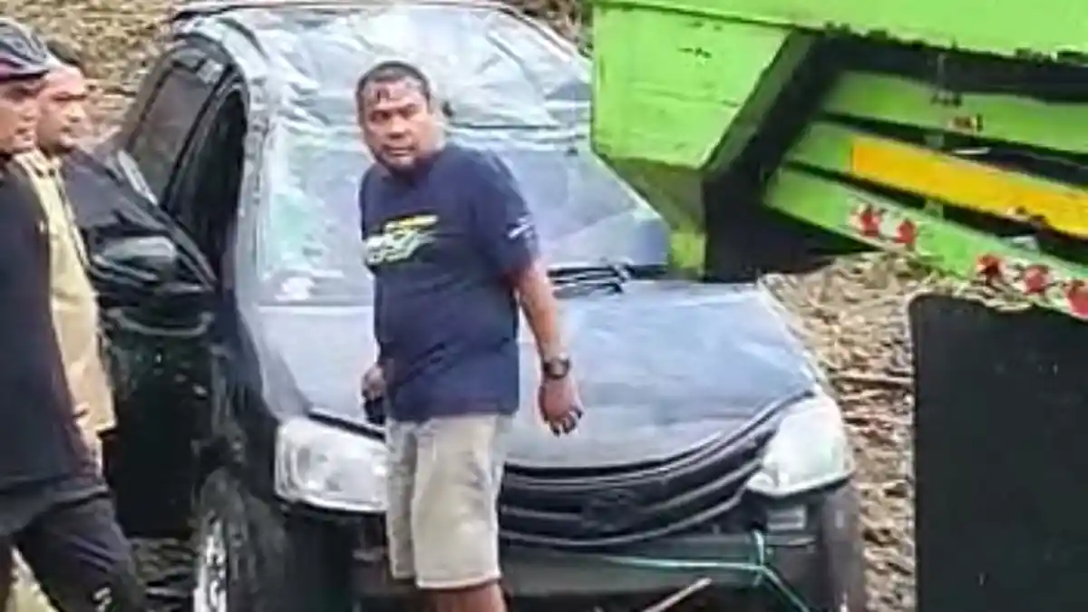 Setelah Avanza, Kali Ini Mobil Yaris Alami Kecelakaan Tunggal di Ureng Bone