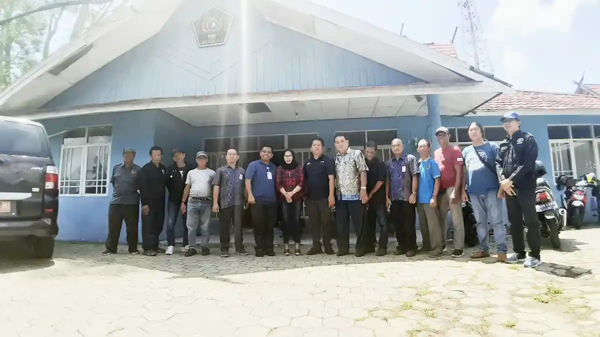 Silaturahmi ke Kantor PWI, PLN Kualakapuas Sampaikan Program One Man One Hope