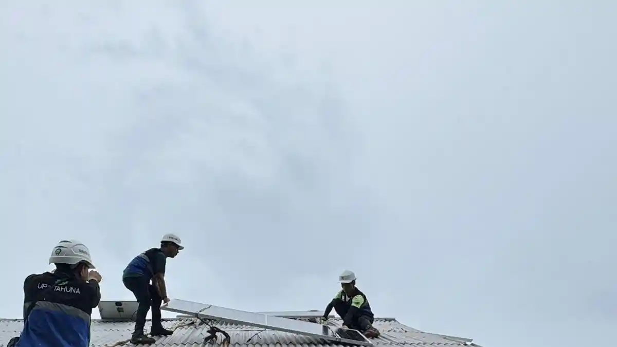 PLN Pasang Supersun di SMP Satap Beeng Laut, Dukung Pendidikan di Daerah 3T