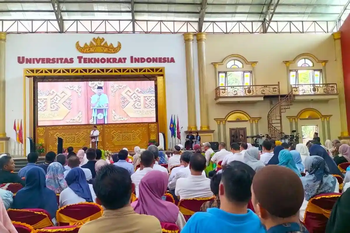 Halal Bihalal Alumni SMAN 2 di Teknokrat, Gubernur Mirza Dorong Alumni Berkontribusi untuk Lampung - HADIRI-HALAL-BIHALAL-Gubernur-Provinsi-Lampung-Rahmat-Mirzani-hadiri6.jpg