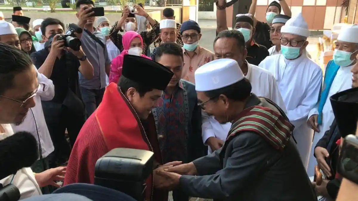 Kedatangan Menteri BUMN di Pesantren Al-Kautsar Al-Akbar Disambut Hangat Syekh Ali Akbar Marbun