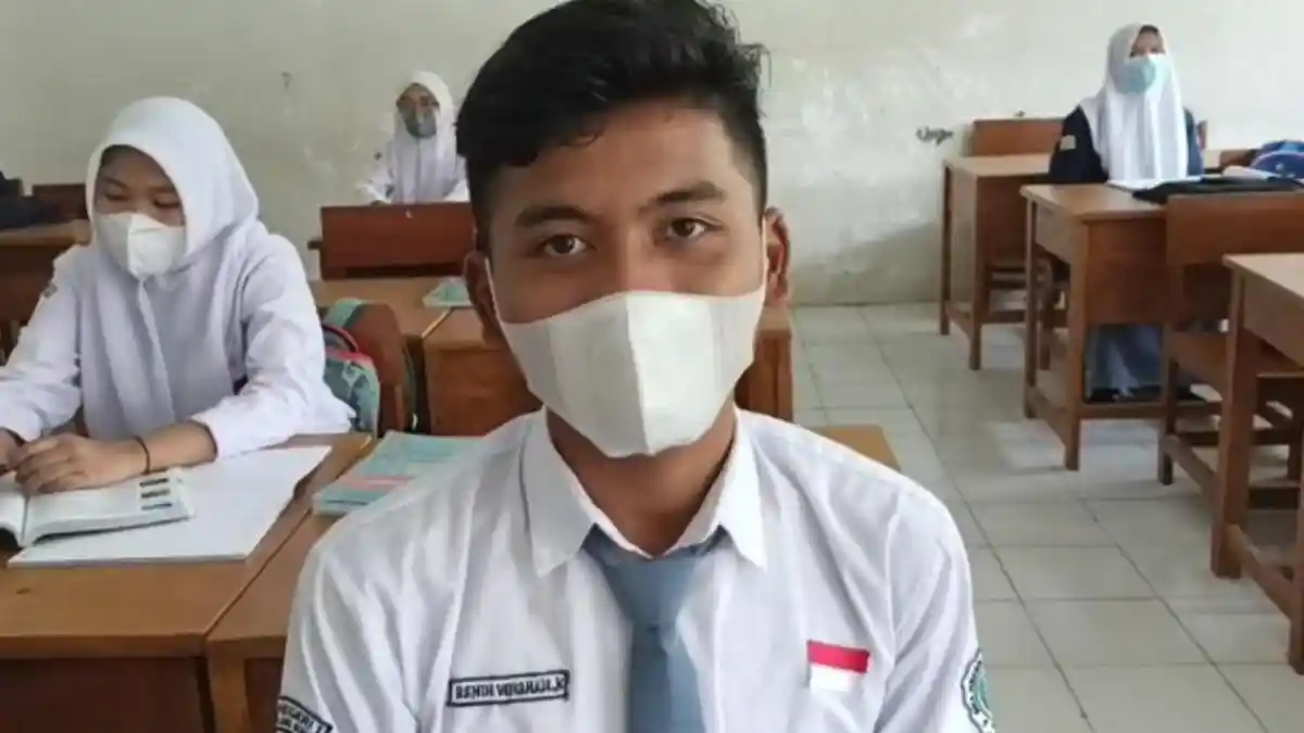 Pembelajaran Tatap Muka Dilaksanakan Siswa SMAN 1 Cibungbulang Bogor Merasa Senang