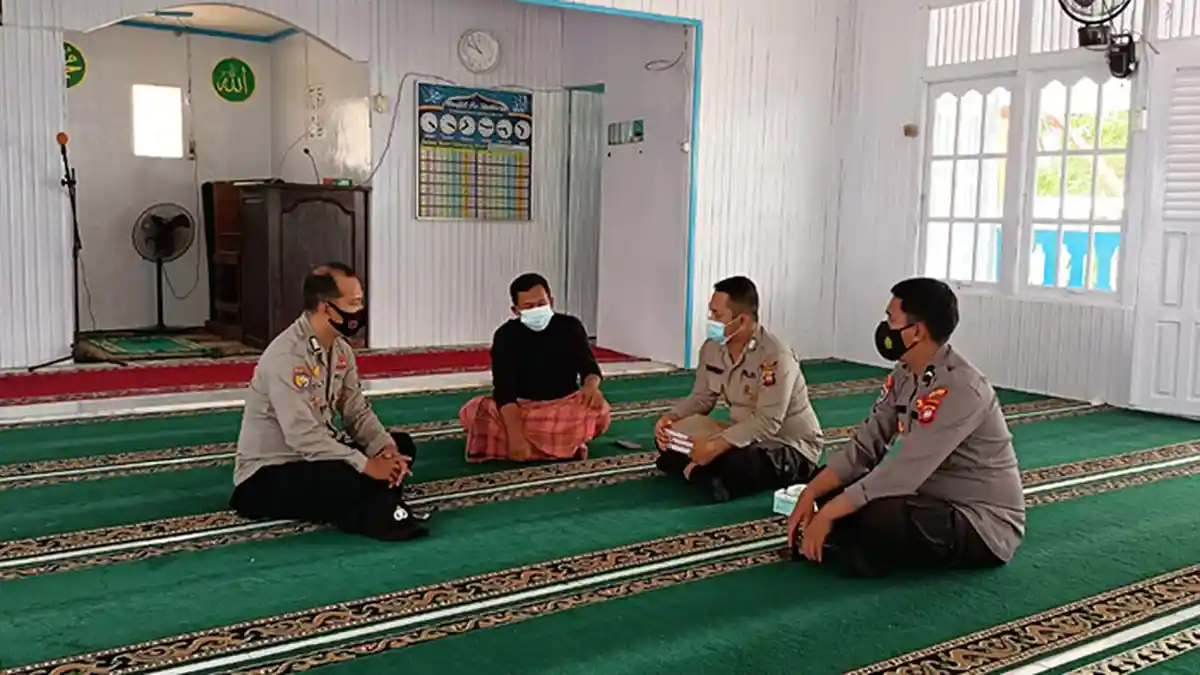 Gelar Penling, Satbinmas Polres Melawi Sambangi Tempat Ibadah Ingatkan Prokes dan Imbau Warga