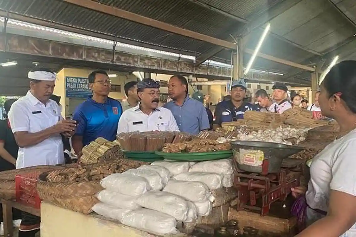 Sidak Pasar Jelang Galungan di Karangasem, Harga Cabai hingga Daging Tak Melonjak