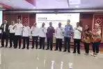 Foto-bersama-dalam-pembukaan-Rapat-Komite.jpg