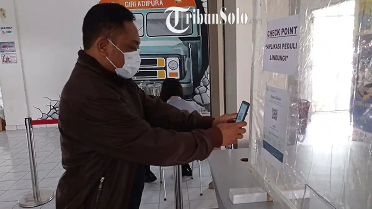 Terminal Bus Giri Adipura Wonogiri Uji Coba Aplikasi PeduliLindungi: Tapi Belum Wajib 
