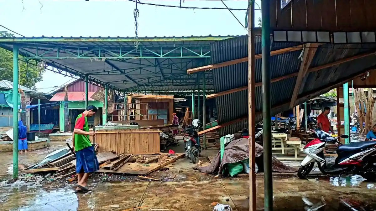 Pedagan di Pasar Induk Penyembolum Senaken Paser Mulai Direlokasi