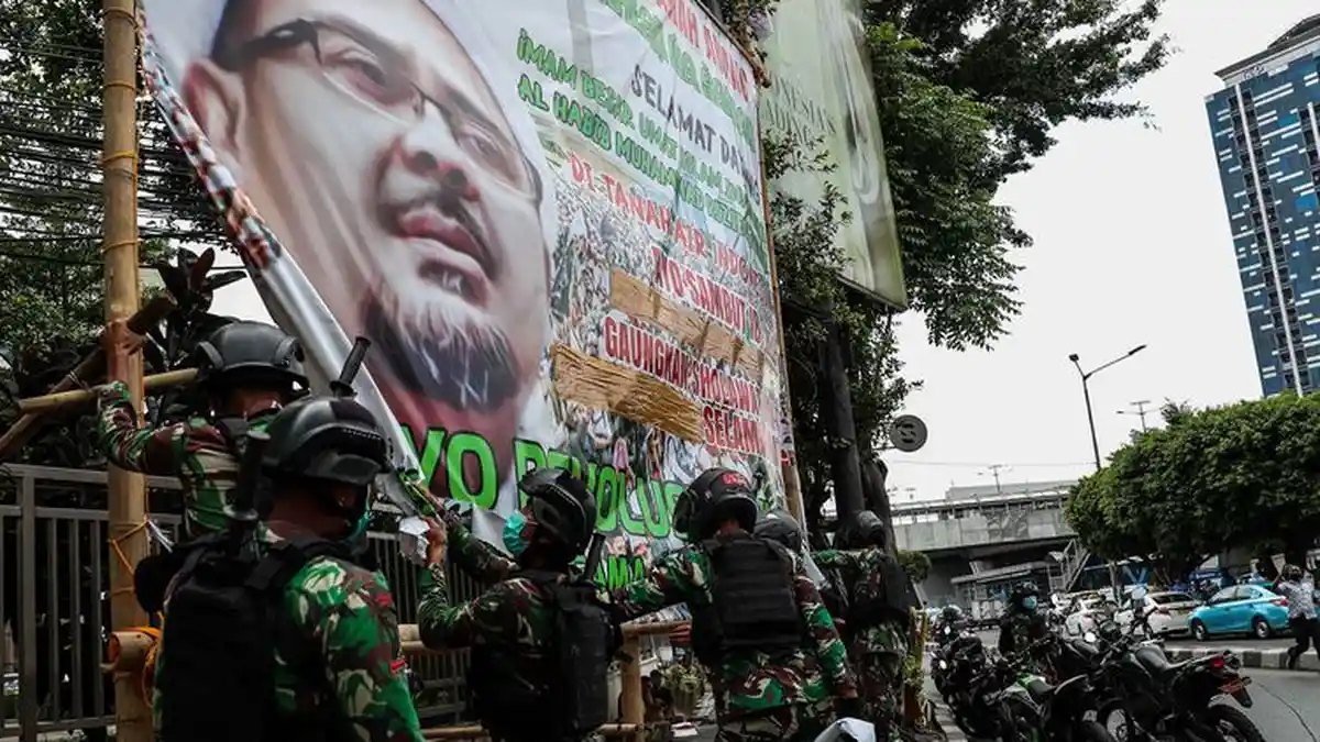 Pengamat Sarankan Panglima TNI Lakukan Langkah Ini Terkait Pencopotan Baliho Rizieq Shihab